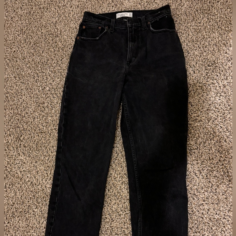 Abercrombie 90s Straight Leg Jean